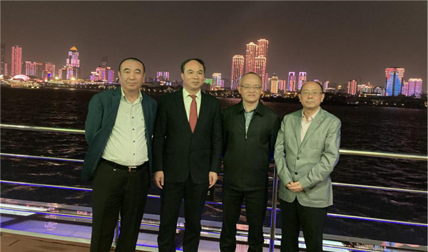 康辉集团 万人打卡武汉