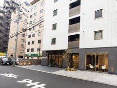 跌落、惨淡、摸索与复苏：一位大阪酒店店长经历的日本旅游业疫情三年